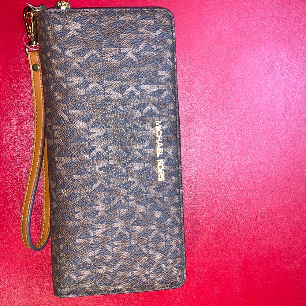 Michael Kors Jet Set Lg Travel Continental wristlet wallet Brown new with tags
